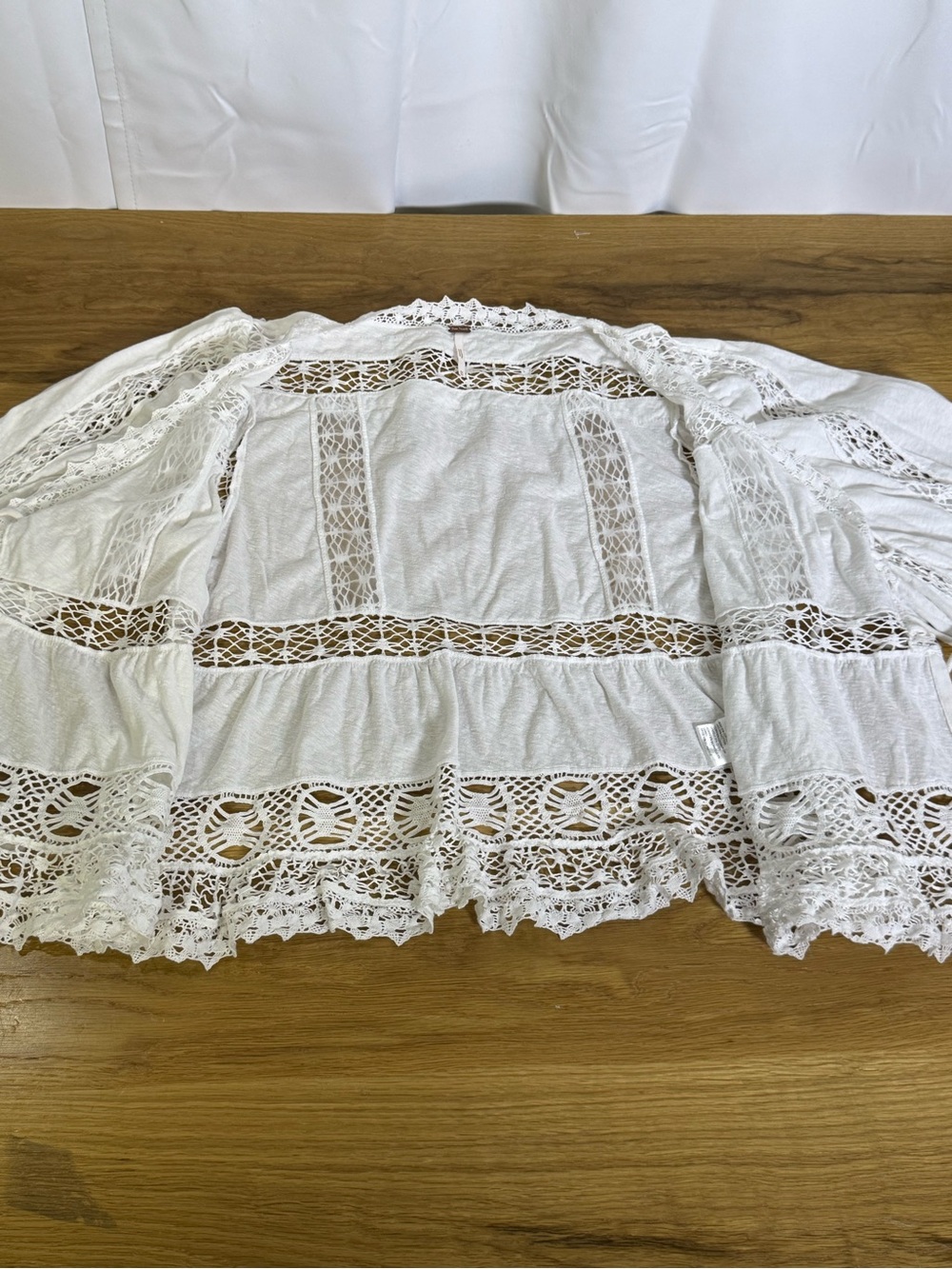 Free People Sweetdreams Boho long sleeve Top White Crochet Lace Tie-Front Size M - Picture 6 of 8